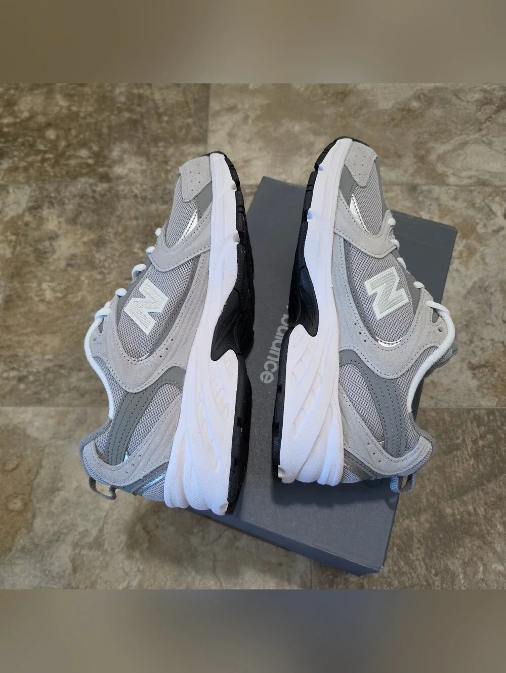 New Balance 530 Sneakers / Women's Size 8.5 - Men's Size 7